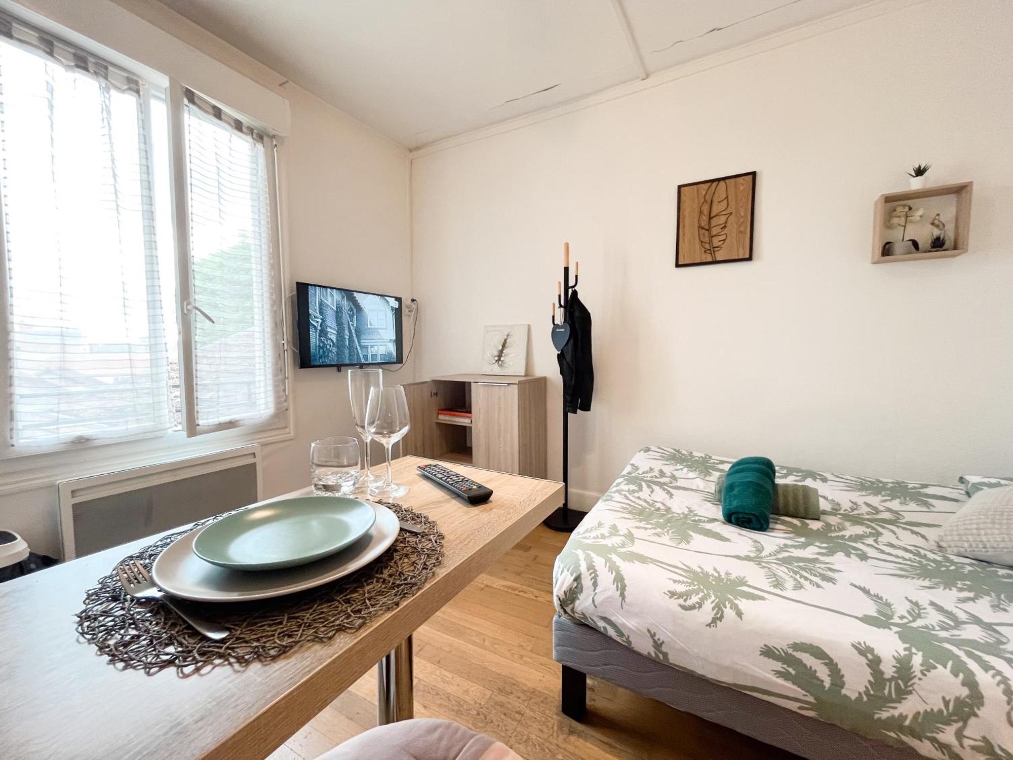 Balade A Montlucon Apartment Exterior photo